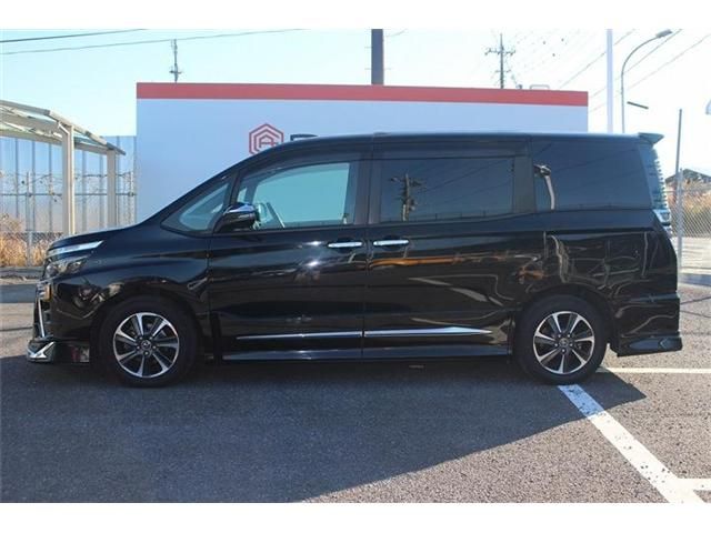 TOYOTA VOXY 2018 Image 31