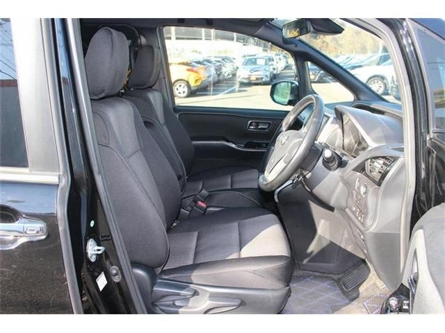 TOYOTA VOXY 2018 Image 31