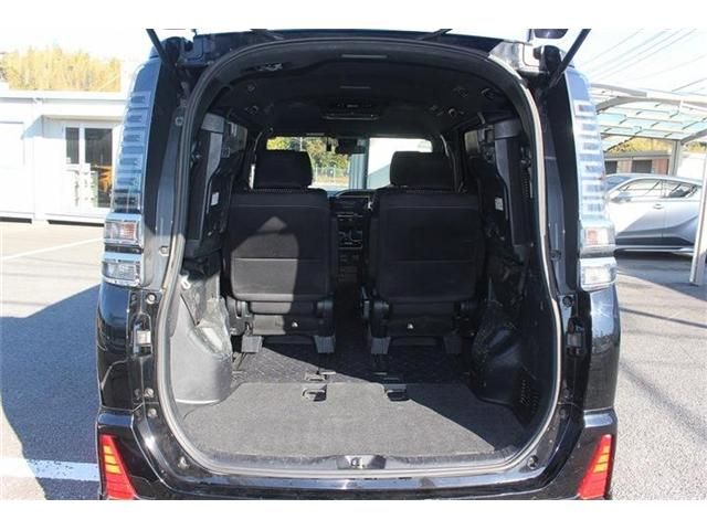 TOYOTA VOXY 2018 Image 31