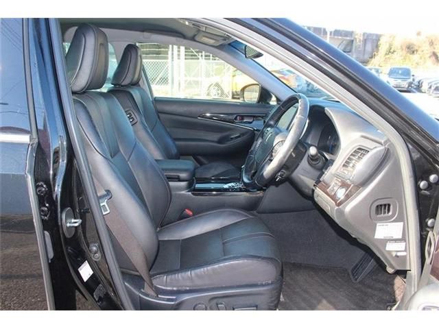 TOYOTA CROWN SEDAN HYBRID 2017 Image 31