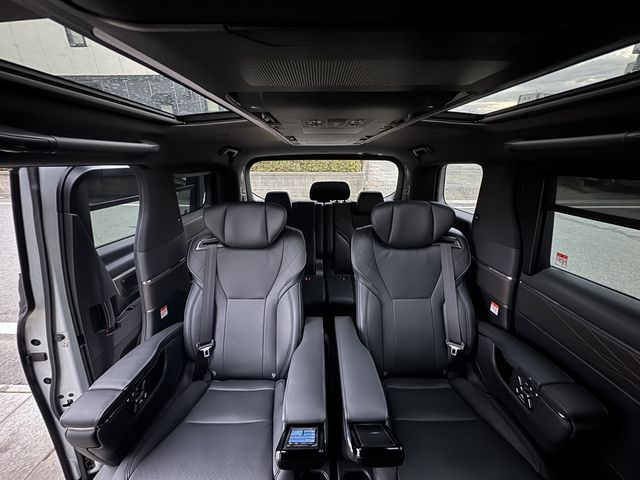 TOYOTA ALPHARD HYBRID 4WD 2025 Image 31