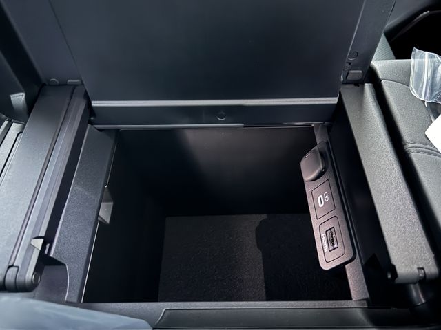 TOYOTA ALPHARD HYBRID 4WD 2025 Image 31