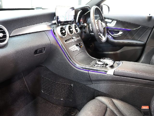 MERCEDES BENZ C CLAS 2018 Image 31