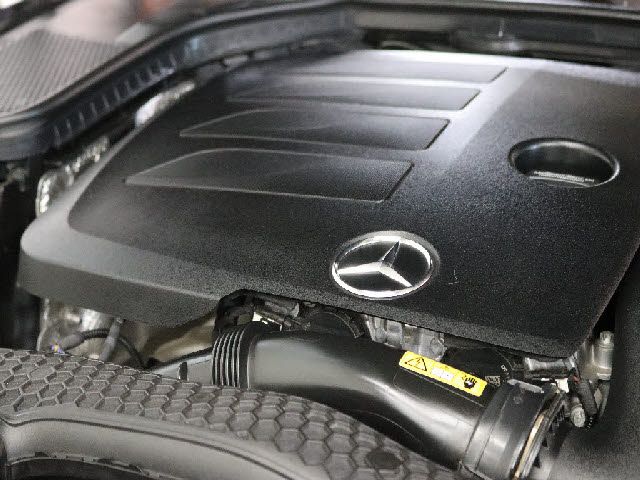 MERCEDES BENZ C CLAS 2018 Image 31