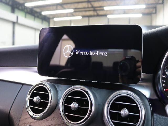 MERCEDES BENZ C CLAS 2018 Image 31