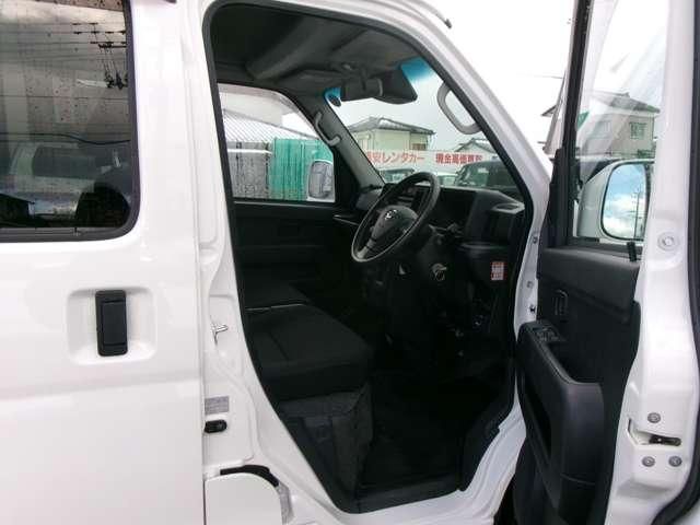 DAIHATSU HIJET CARGO 4WD 2018 Image 31