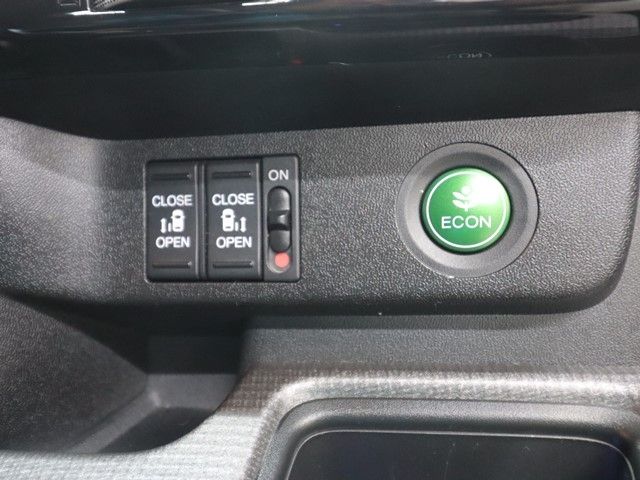 HONDA STEPWAGON SPADA 2016 Image 31