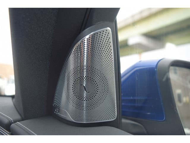 MERCEDES BENZ EQC 2020 Image 31