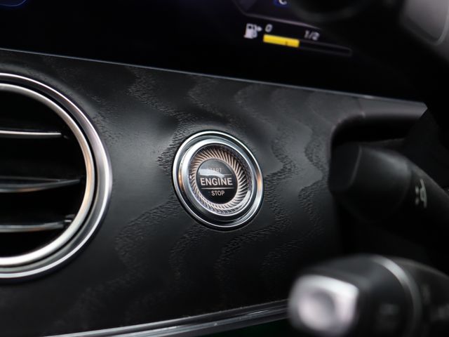 MERCEDES BENZ E CLAS 2018 Image 31