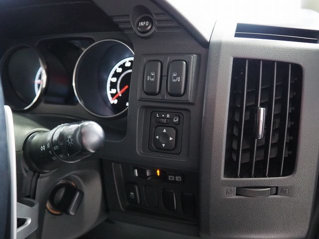 MITSUBISHI DELICA D:5 4WD 2014 Image 31