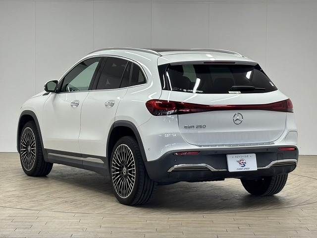 MERCEDES BENZ EQA 2021 Image 31