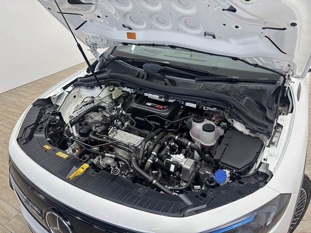 MERCEDES BENZ EQA 2021 Image 31