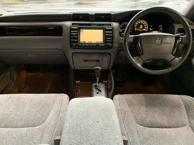 TOYOTA CROWN MAJESTA 2001 Image 31