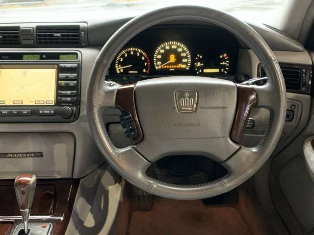 TOYOTA CROWN MAJESTA 2001 Image 31