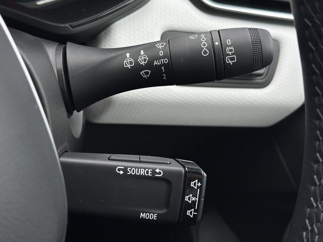 RENAULT LUTECIA 2024 Image 31