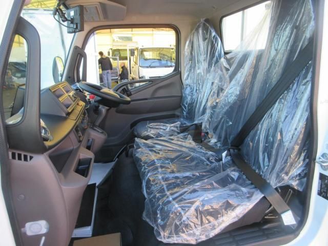 MITSUBISHI CANTER 2025 Image 31