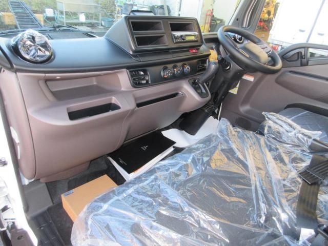 MITSUBISHI CANTER 2025 Image 31