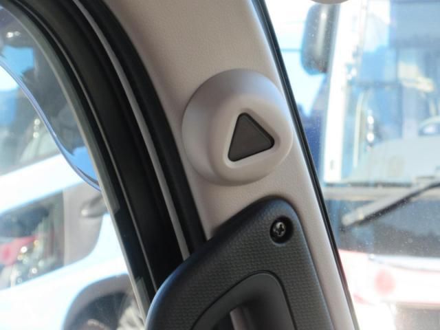 MITSUBISHI CANTER 2025 Image 31