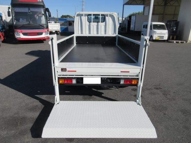 MITSUBISHI CANTER 2025 Image 31
