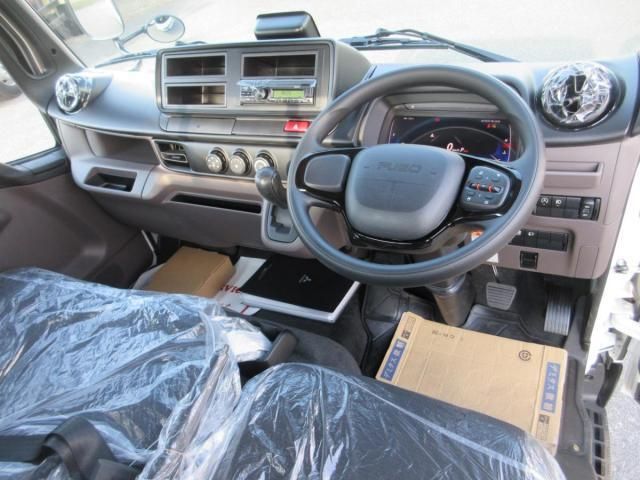 MITSUBISHI CANTER 2025 Image 31