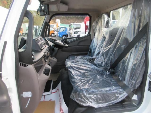 MITSUBISHI CANTER 2025 Image 31