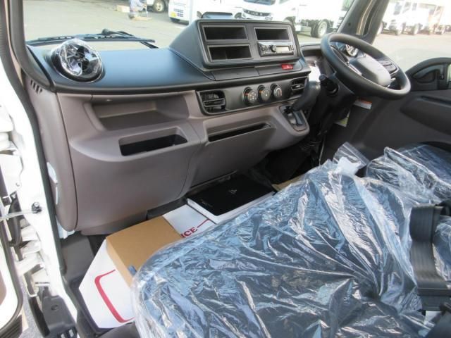 MITSUBISHI CANTER 2025 Image 31