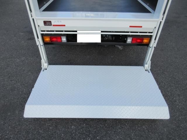 MITSUBISHI CANTER 2025 Image 31