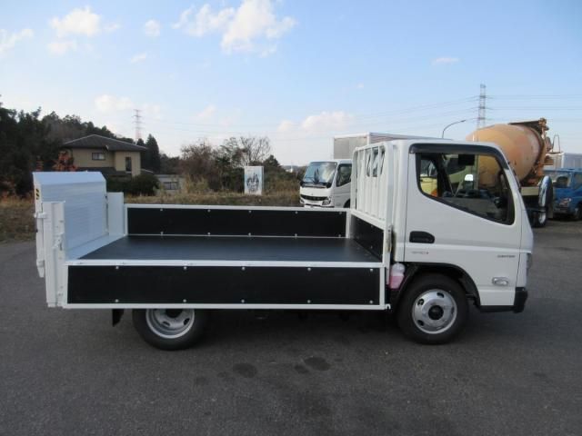 MITSUBISHI CANTER 2025 Image 31