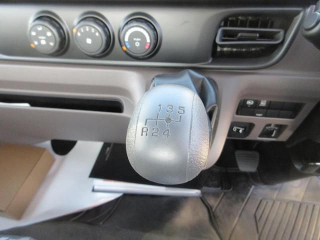 MITSUBISHI CANTER 2025 Image 31