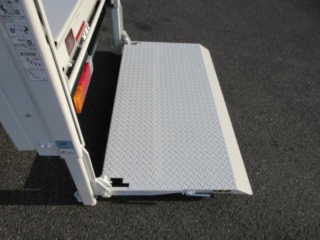 MITSUBISHI CANTER 2025 Image 31