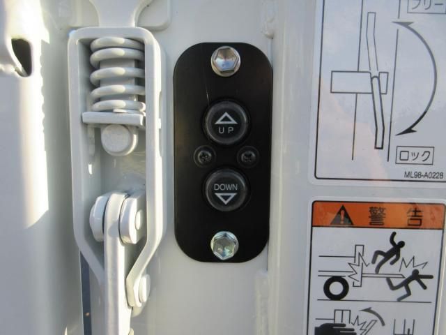 MITSUBISHI CANTER 2025 Image 31