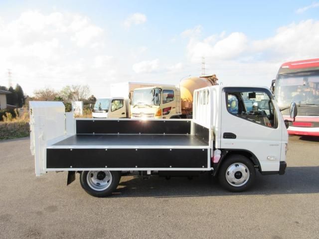 MITSUBISHI CANTER 2025 Image 31
