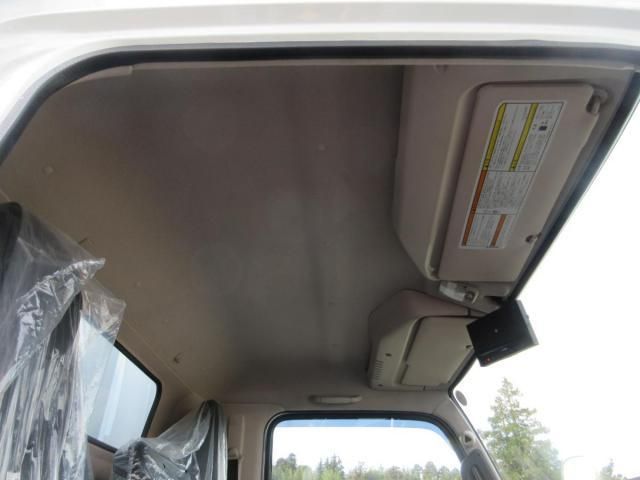 MITSUBISHI CANTER 2025 Image 31