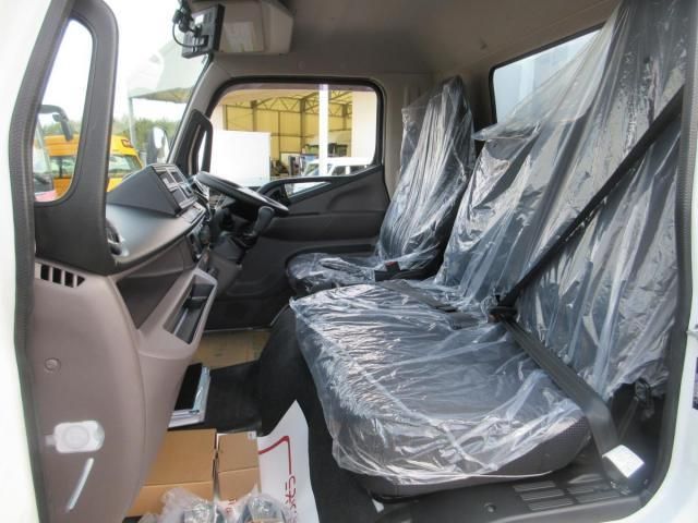 MITSUBISHI CANTER 2025 Image 31