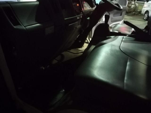 ISUZU ELF 2015 Image 31