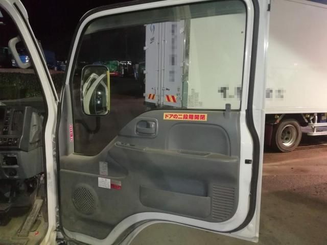 ISUZU ELF 2015 Image 31