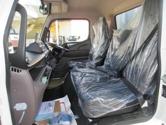 MITSUBISHI CANTER 2025 Image 31