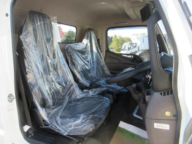 MITSUBISHI CANTER 2025 Image 31