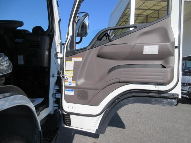 MITSUBISHI CANTER 2025 Image 31