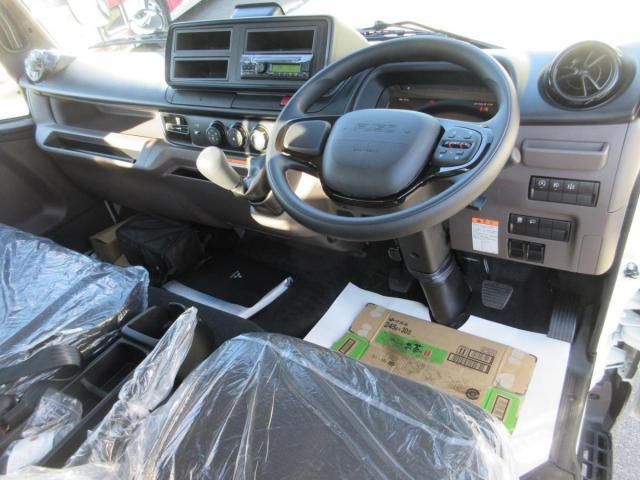 MITSUBISHI CANTER 2025 Image 31