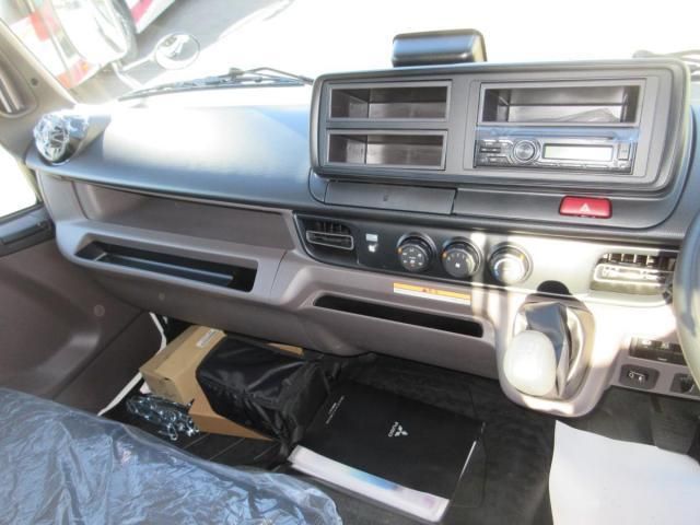 MITSUBISHI CANTER 2025 Image 31