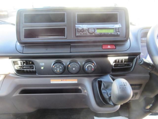 MITSUBISHI CANTER 2025 Image 31