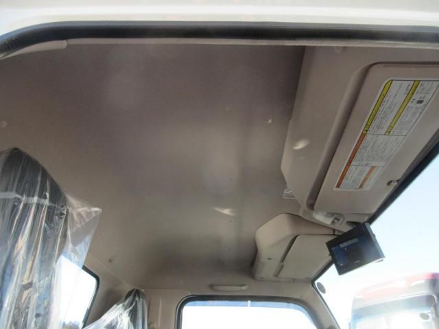 MITSUBISHI CANTER 2025 Image 31