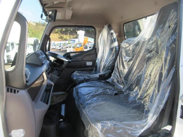 MITSUBISHI CANTER 2025 Image 31