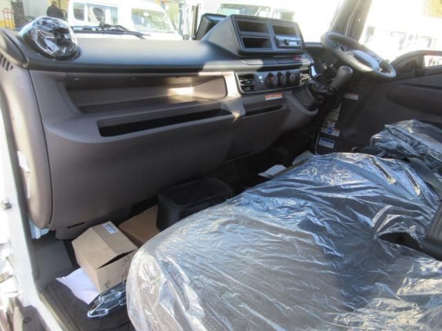 MITSUBISHI CANTER 2025 Image 31