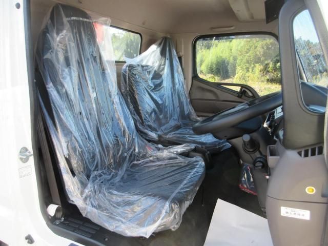 MITSUBISHI CANTER 2025 Image 31