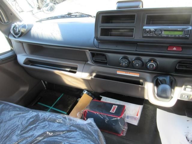 MITSUBISHI CANTER 2025 Image 31