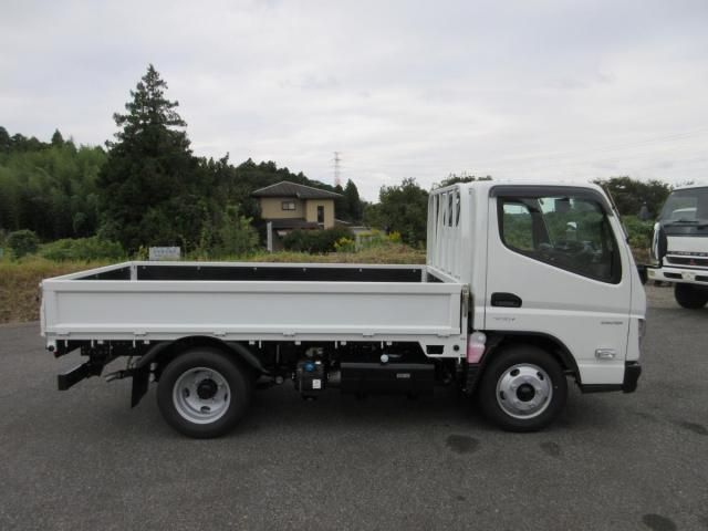 MITSUBISHI CANTER 2025 Image 31