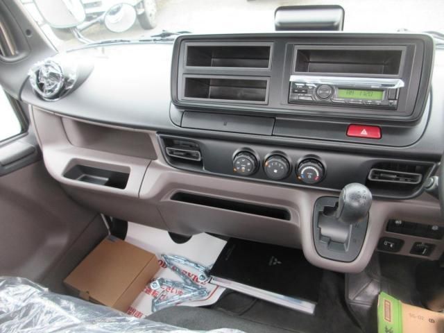 MITSUBISHI CANTER 2025 Image 31