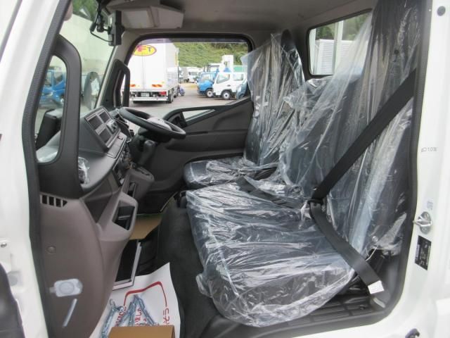 MITSUBISHI CANTER 2025 Image 31